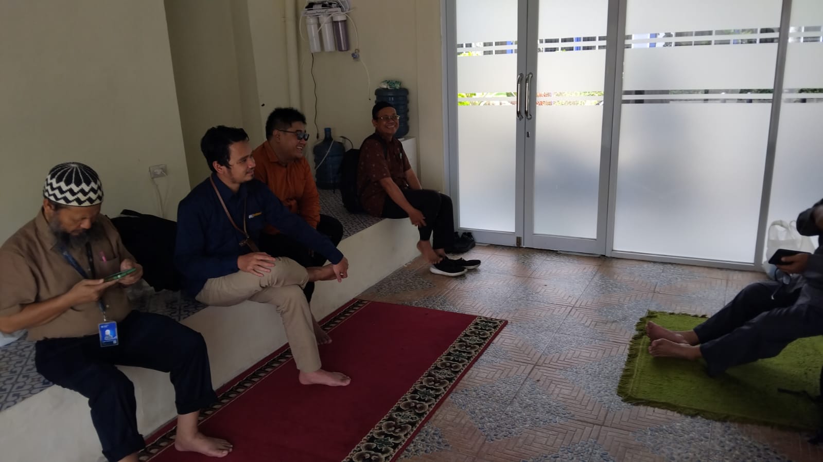 Pengadaan Lemari Kantor BKM dari Dana Swadaya Anggota BKM Ormas